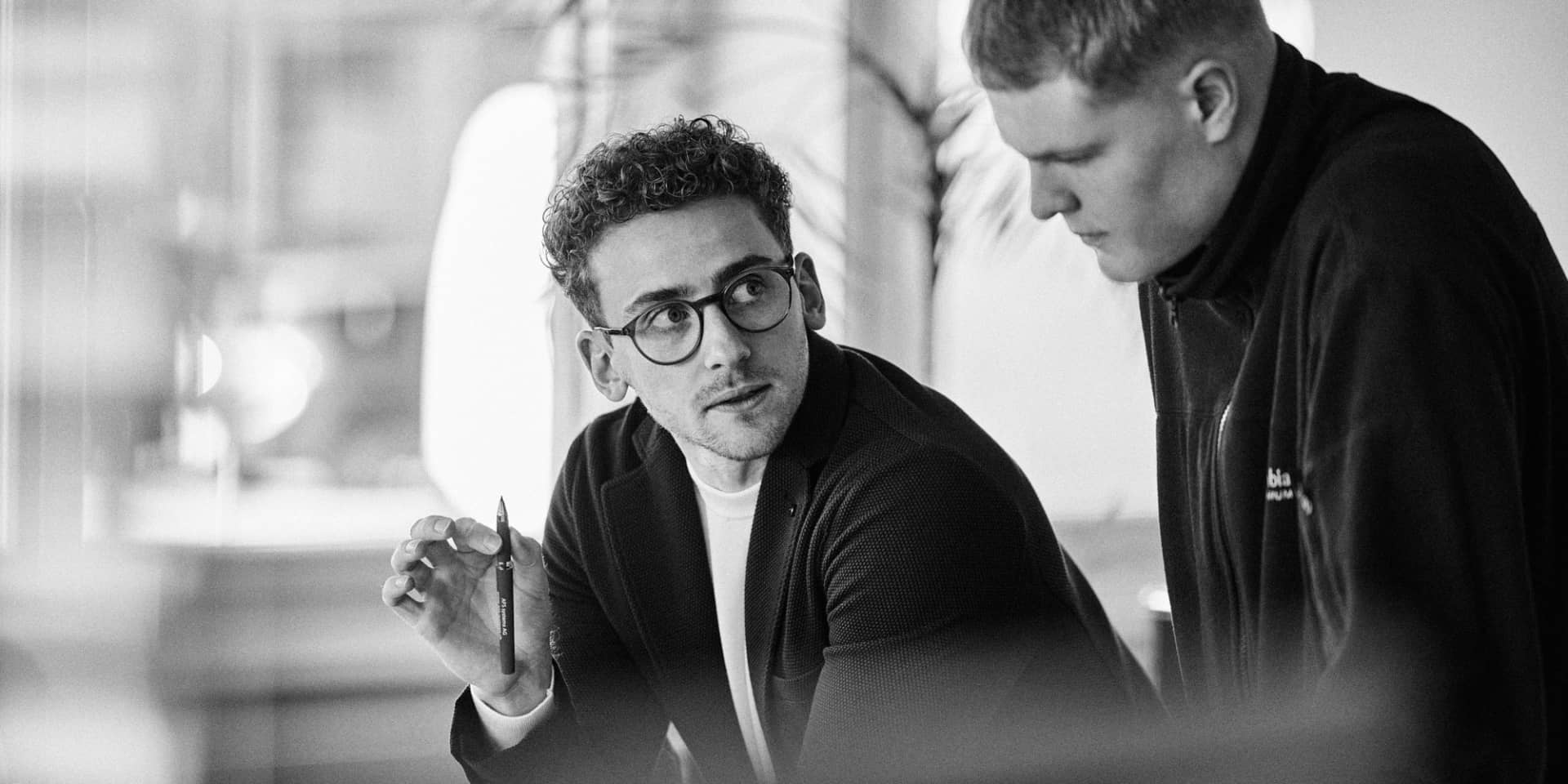 HHM Mitarbeitende im Gespräch.